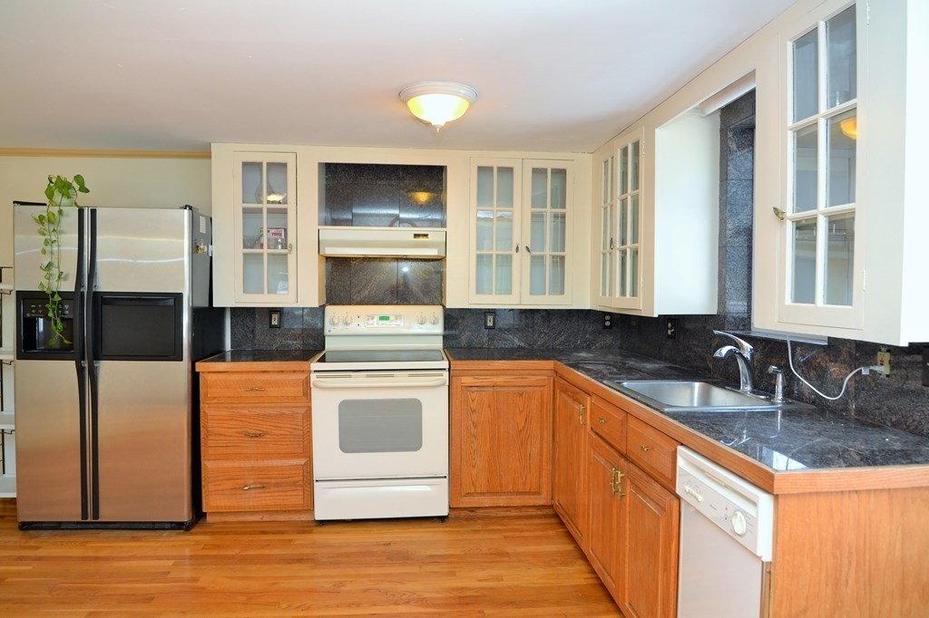 564 Cabot St, Beverly