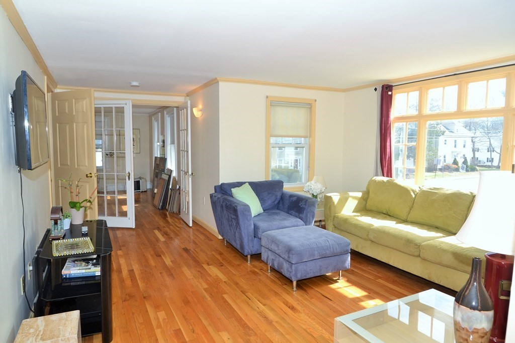 564 Cabot St, Beverly