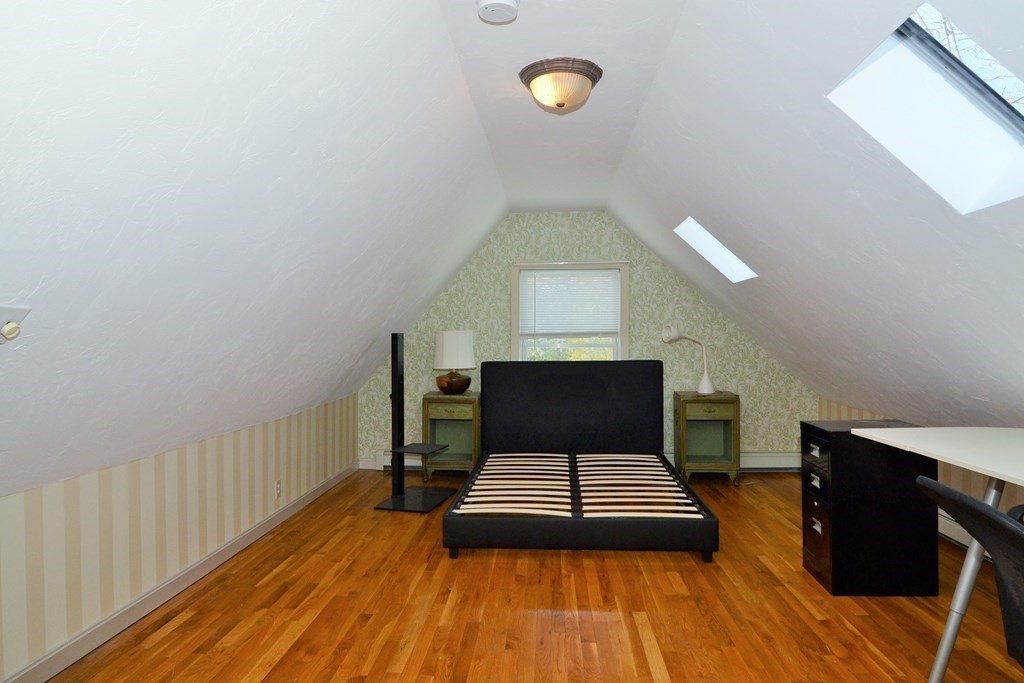 564 Cabot St, Beverly