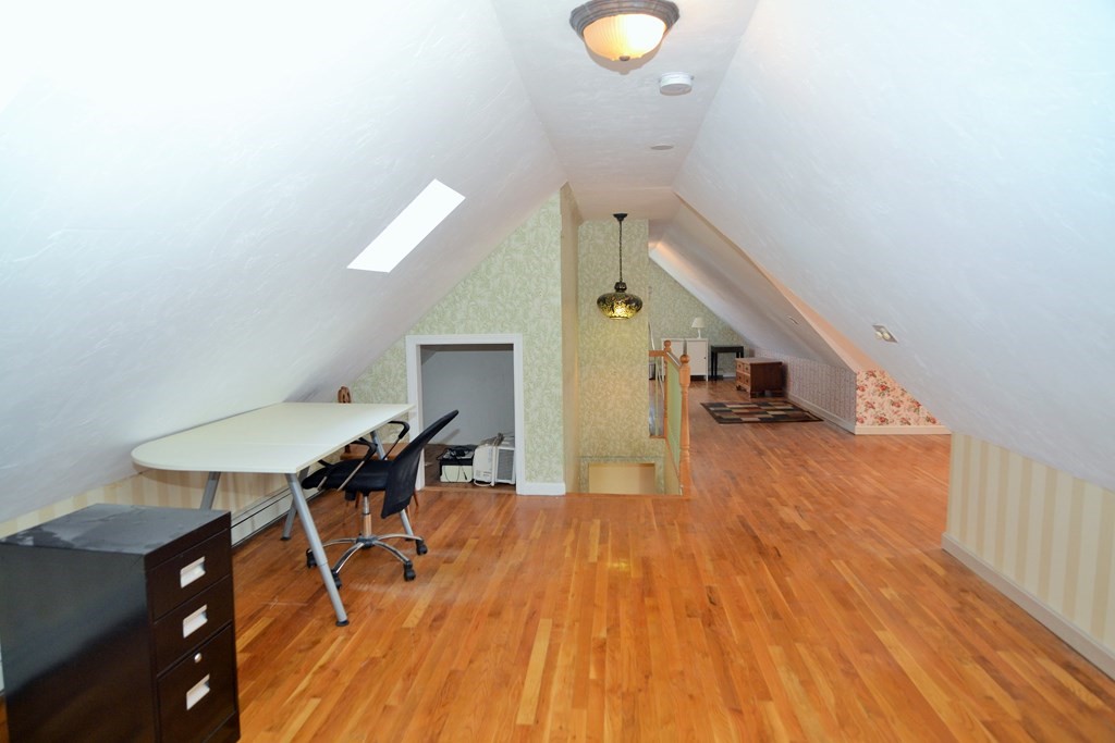 564 Cabot St, Beverly