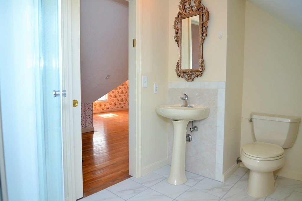 564 Cabot St, Beverly