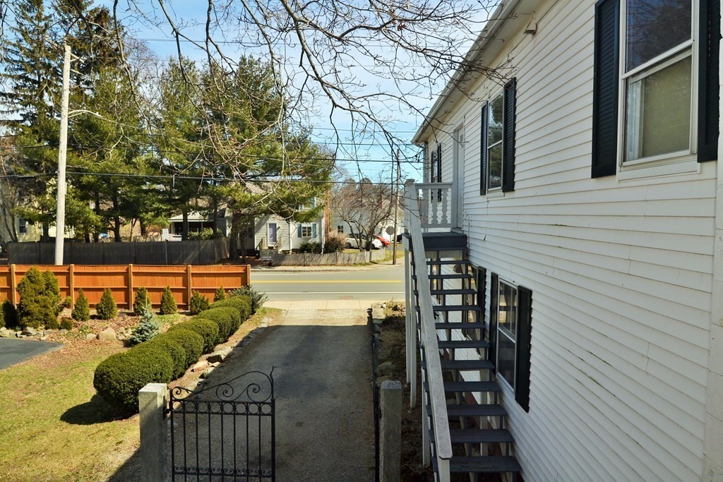 564 Cabot St, Beverly