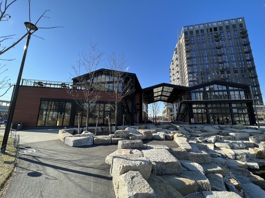 2 Earhart St, East Cambridge