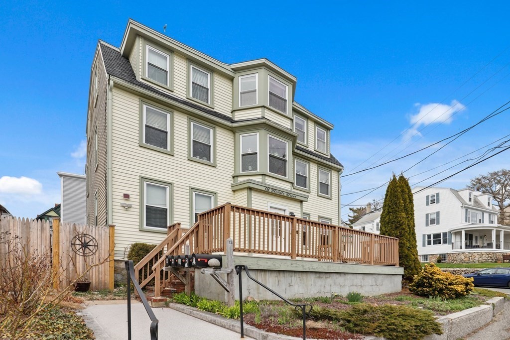 12 Middle St #1, Gloucester, MA 01930
