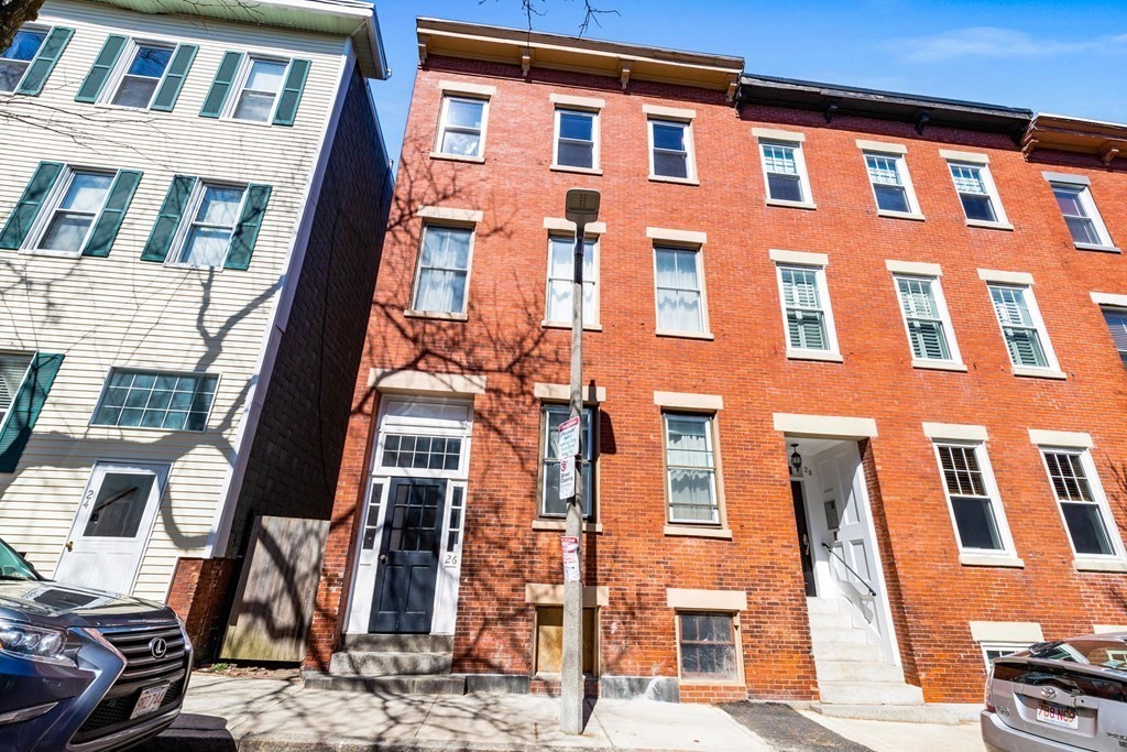 26 Mystic St, Charlestown