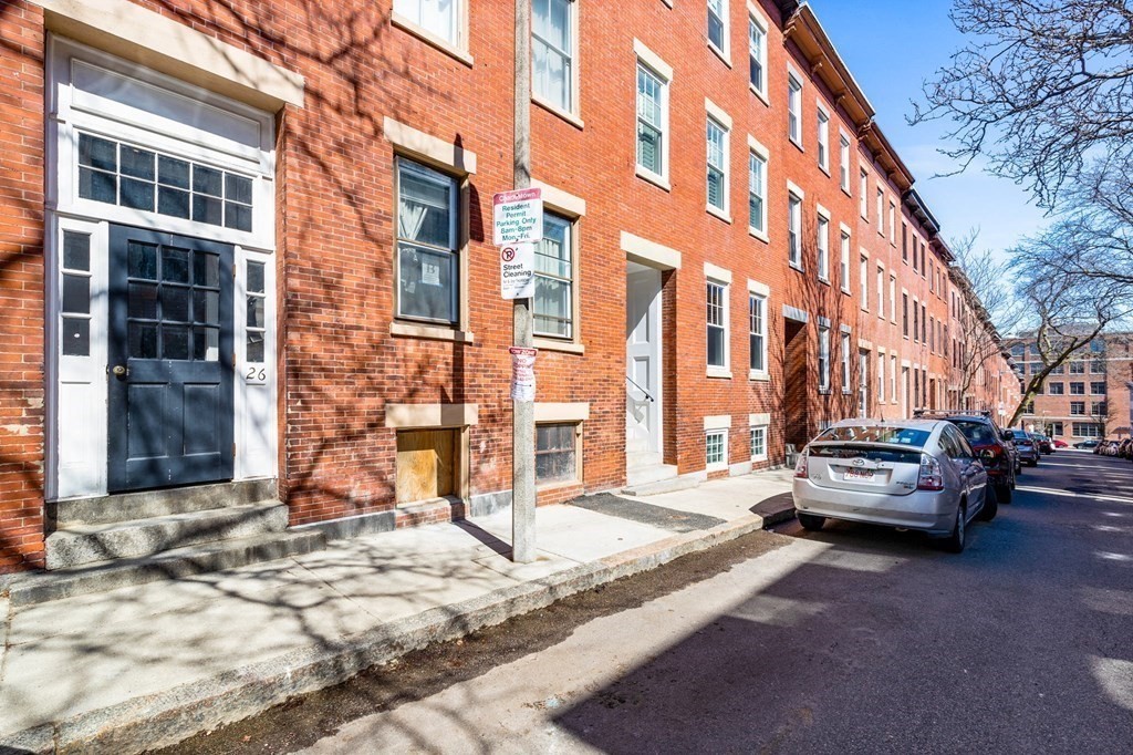 26 Mystic St, Charlestown