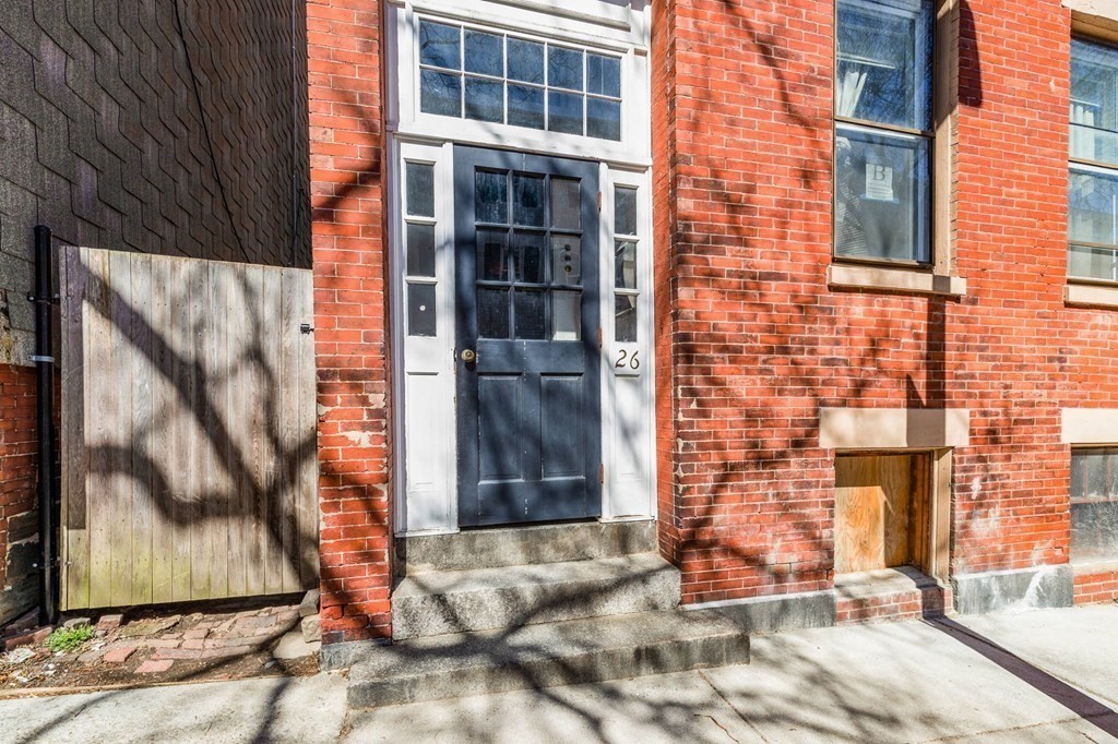 26 Mystic St, Charlestown