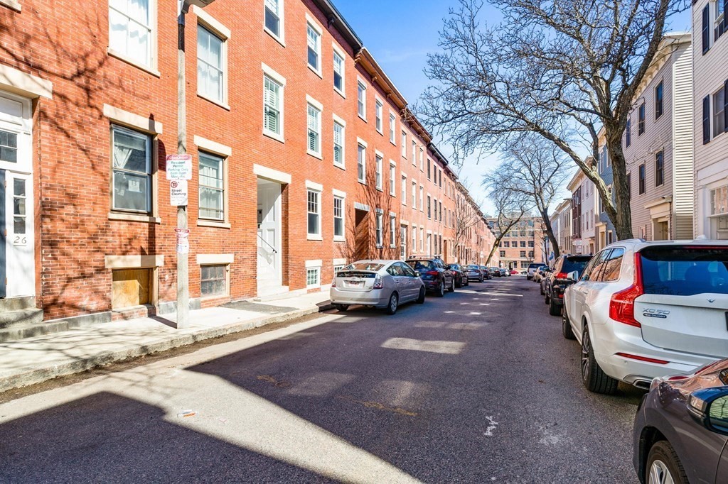 26 Mystic St, Charlestown