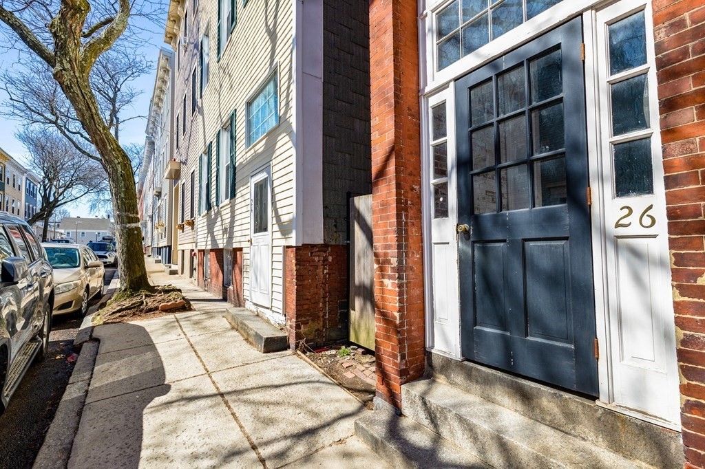 26 Mystic St, Charlestown