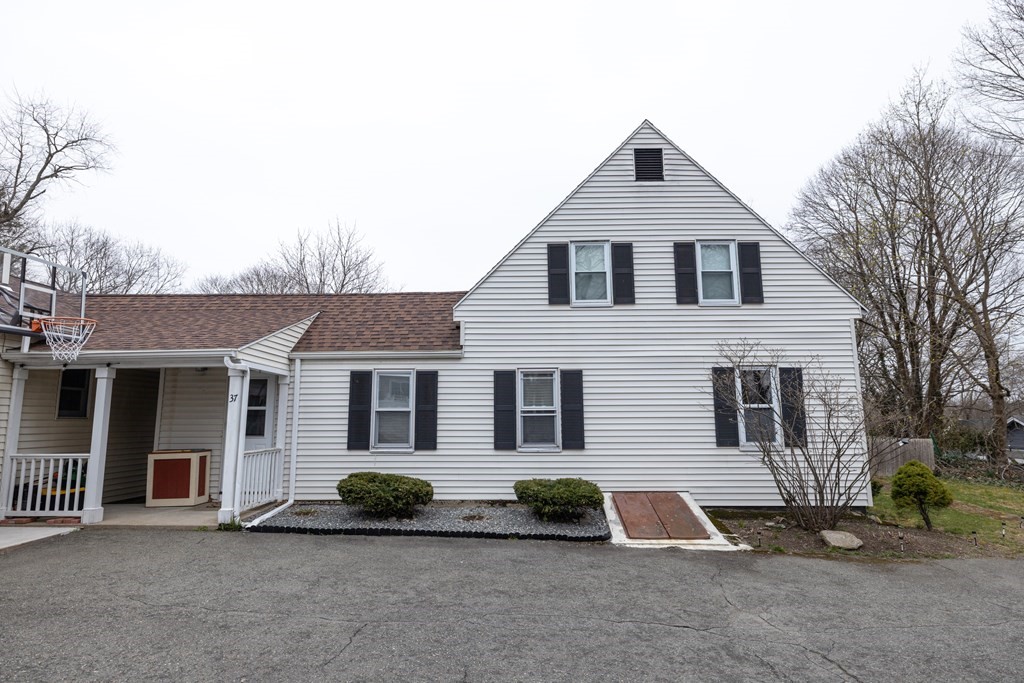 37 Norfolk St, Canton, MA 02021