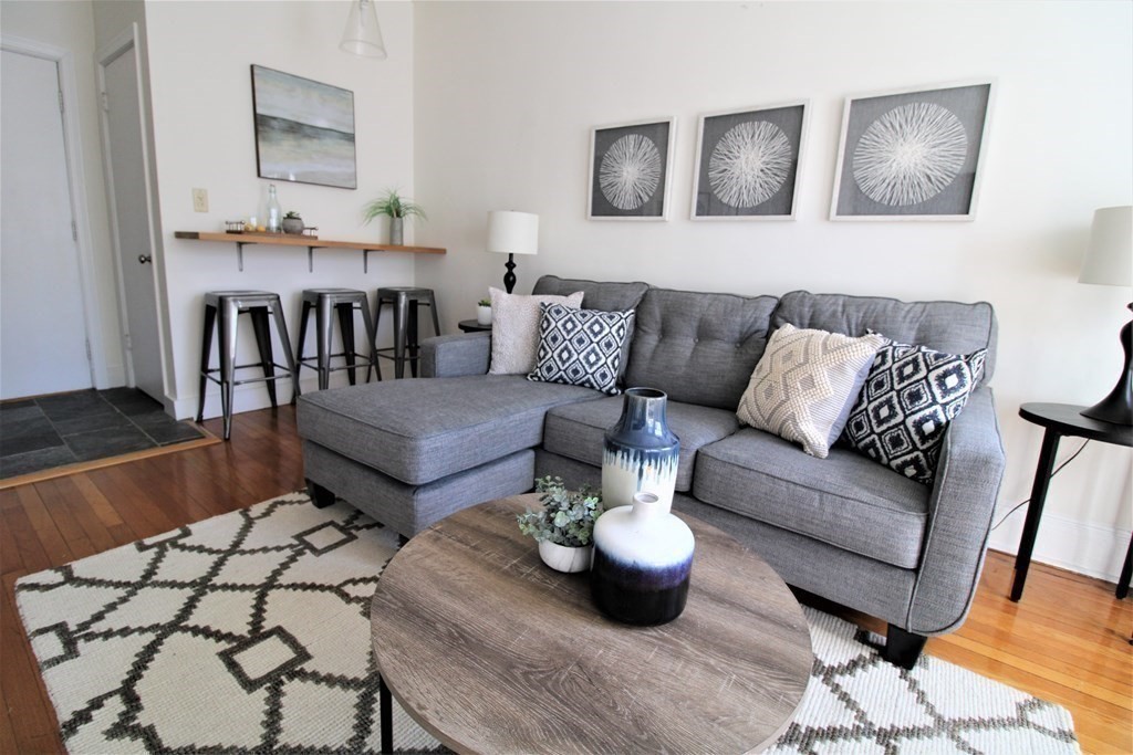 32 Winchester St, Coolidge Corner