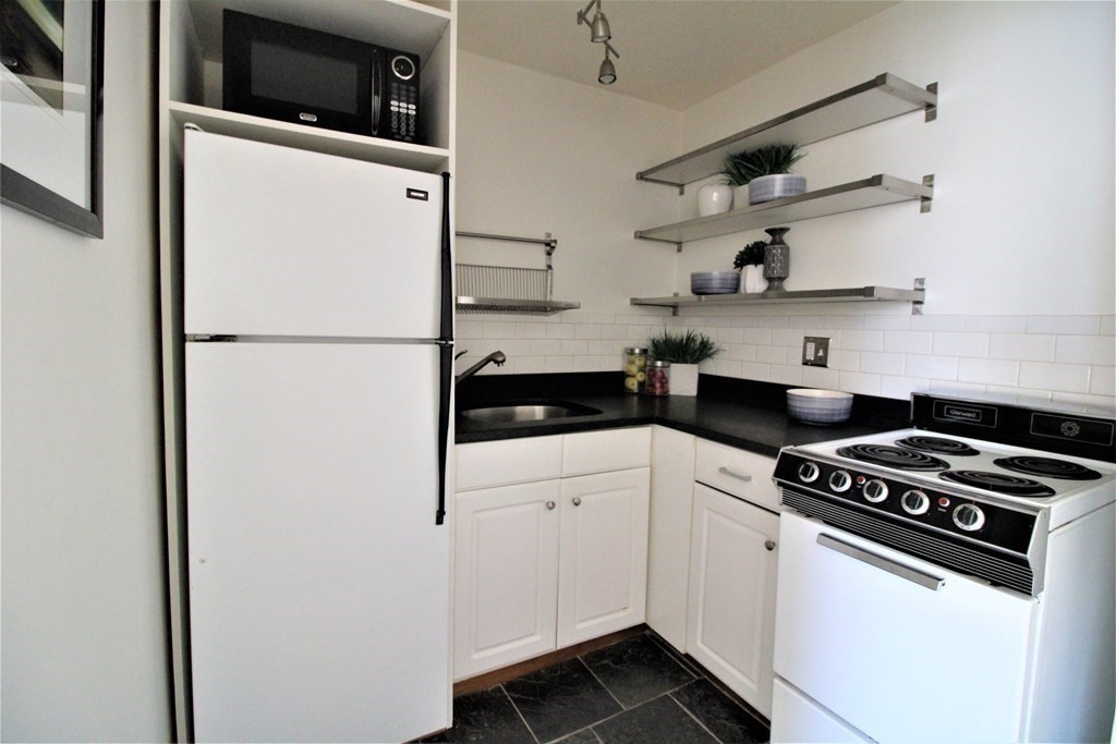 32 Winchester St, Coolidge Corner