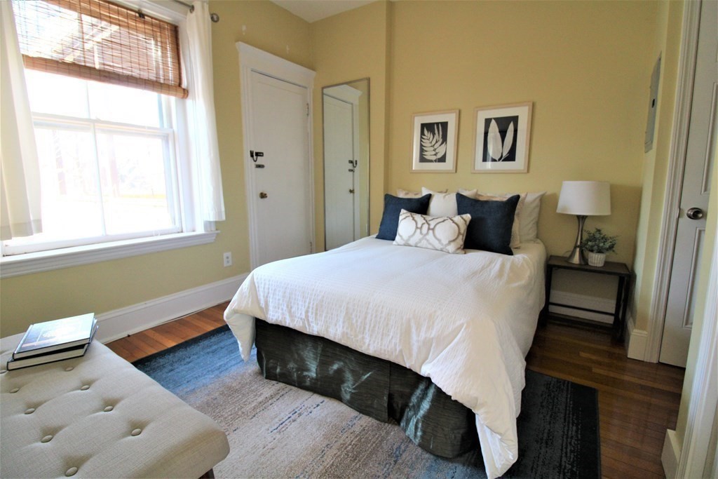 32 Winchester St, Coolidge Corner