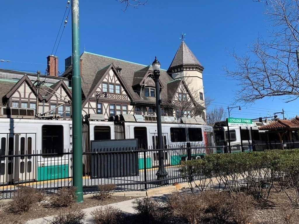 32 Winchester St, Coolidge Corner