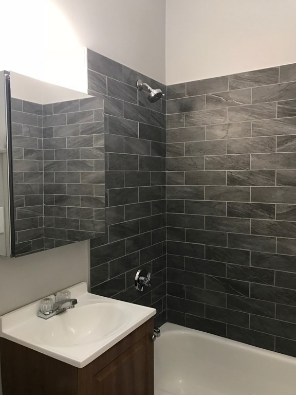 24 Peterborough St, Fenway