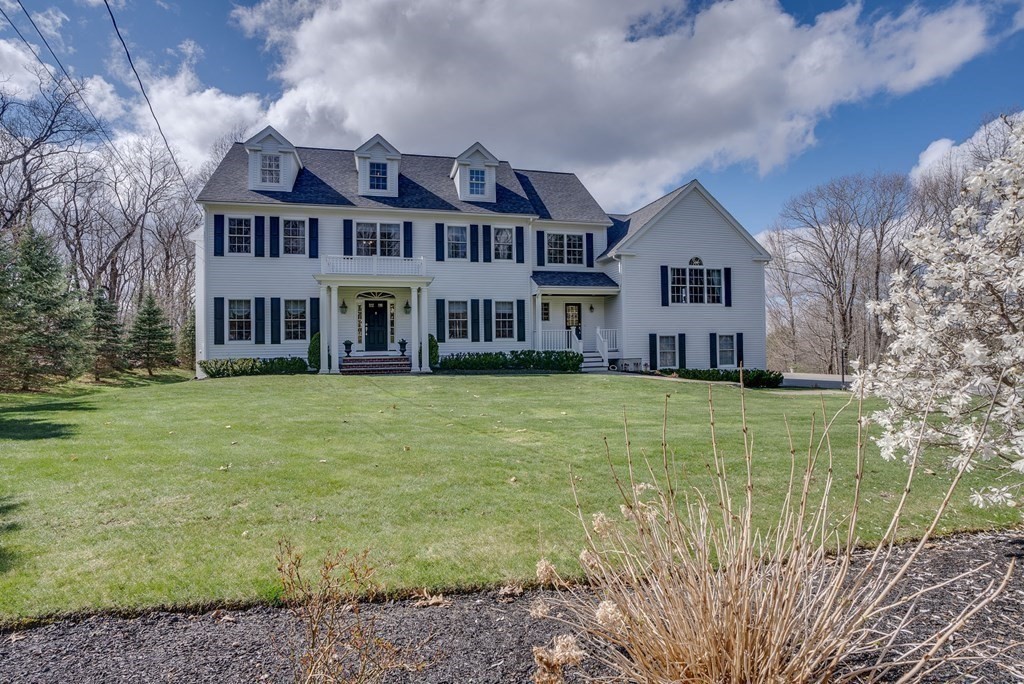 Photo of 410 Great Pond Road, North Andover, MA