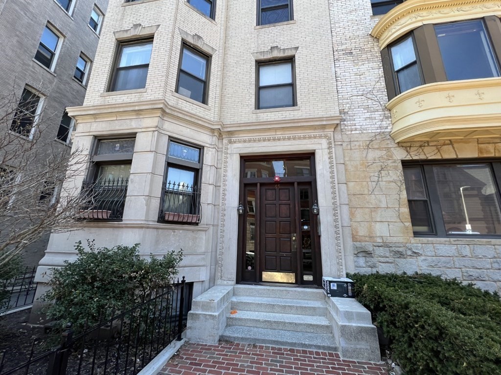 65 Hemenway St, Fenway