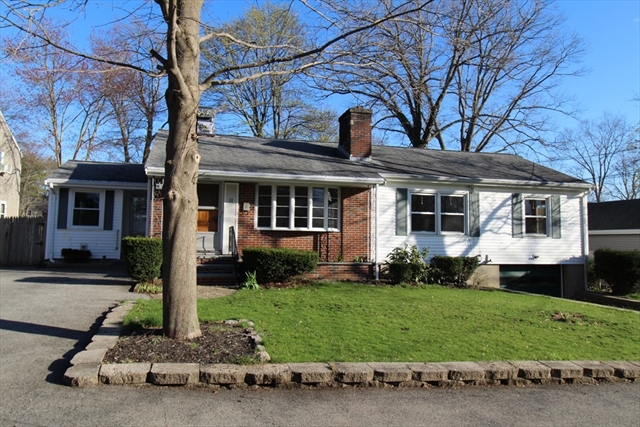 11 Colonial Road Beverly MA 01915