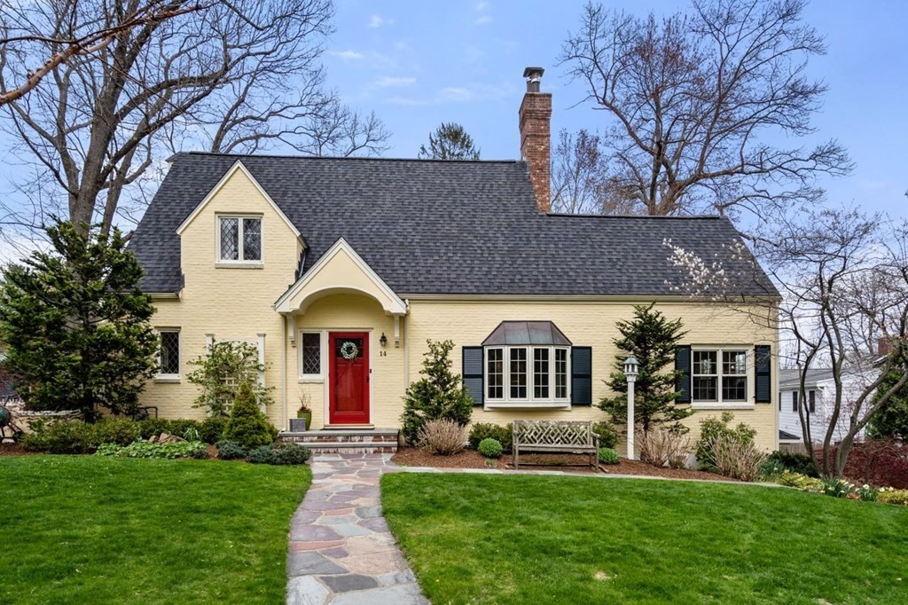 14 Standish Rd, Wellesley, MA 02481