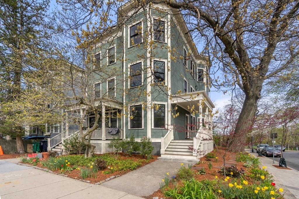 465 Huron Avenue #1, Cambridge, MA 02138