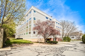 35 Desmoines Rd #302, Quincy, MA 02169