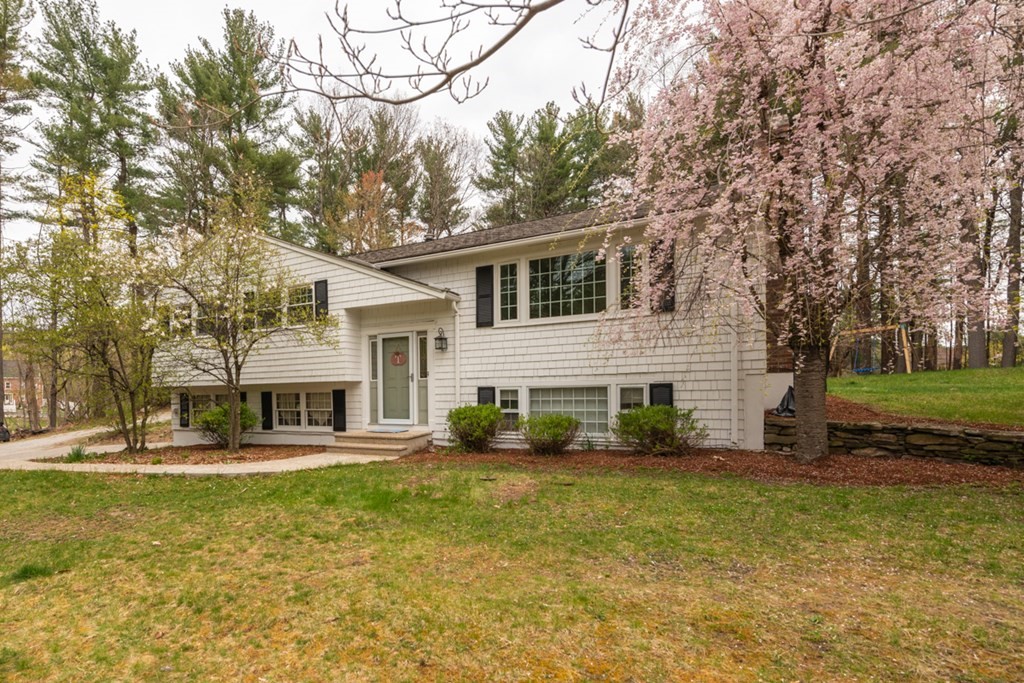 29 Dunstable Rd, Westford, MA 01886