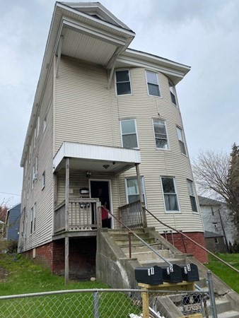 8 Ingalls St, Worcester, MA 01604