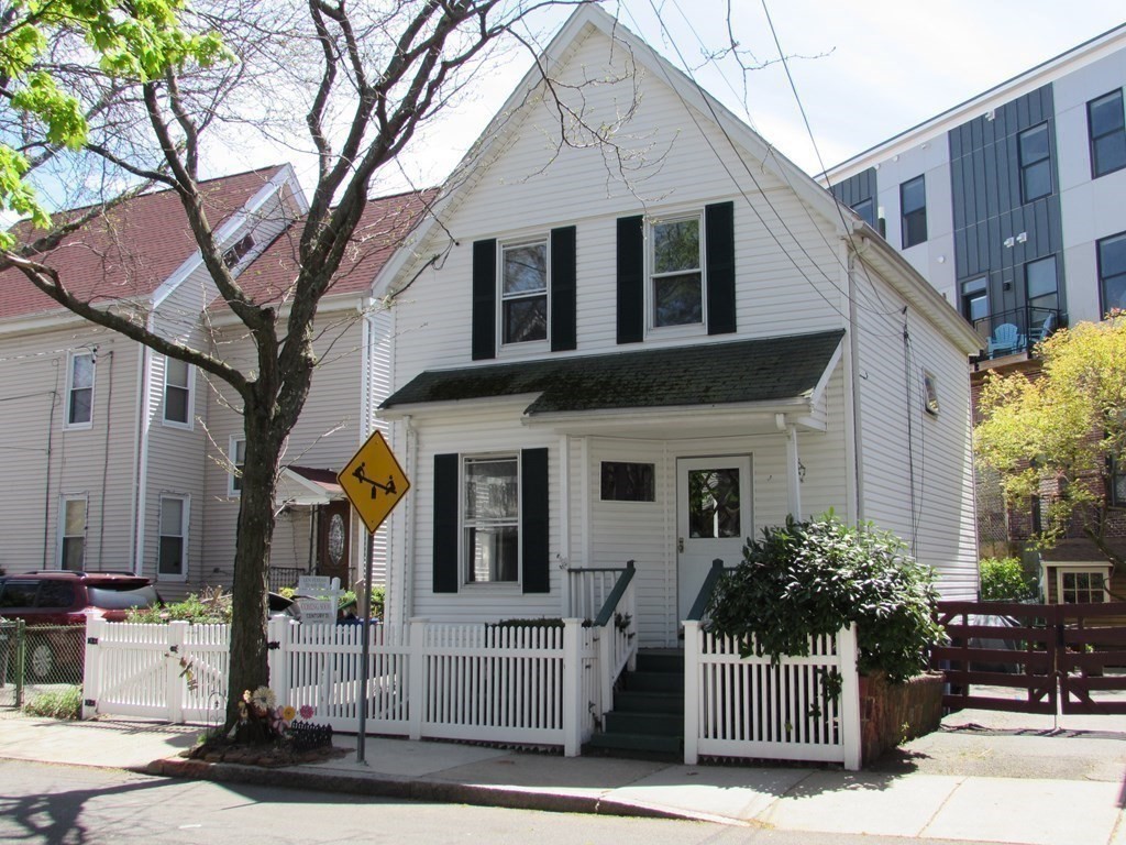 6 Dell St, Somerville, MA 02145