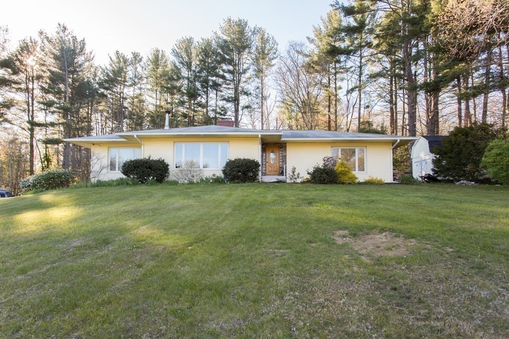 20 Clearview Dr, West Brookfield, MA 01585
