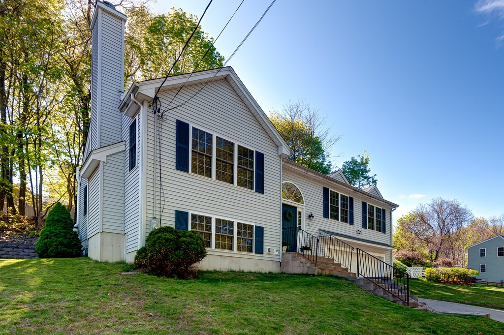 12 Willvail St, Worcester, MA 01603