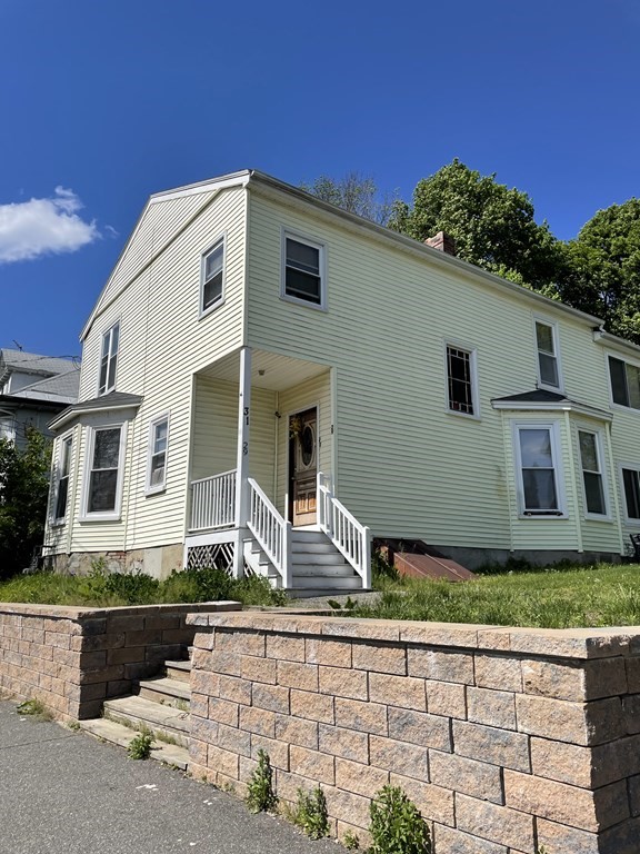 31 Lawrence St, Haverhill, MA 01830