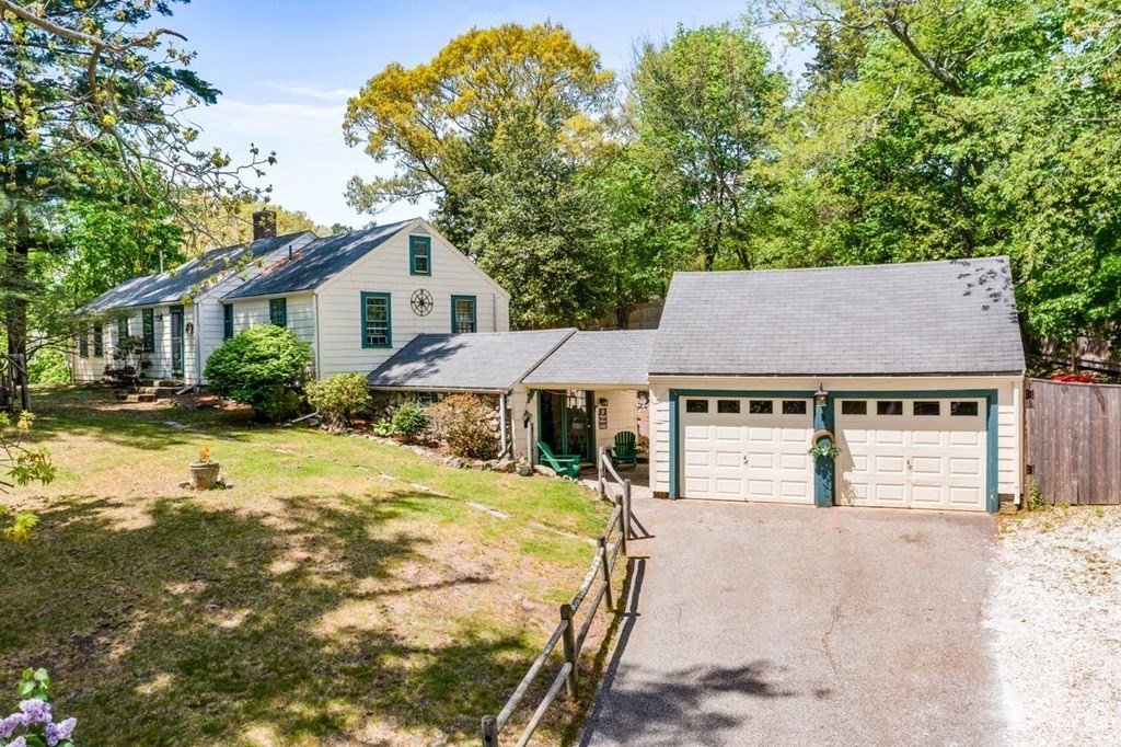 8 Forest Ave, Cohasset, MA 02025