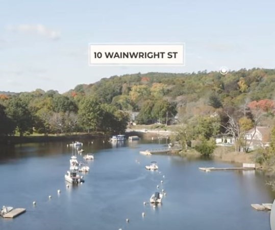 10 Wainwright St, Ipswich, MA 01938