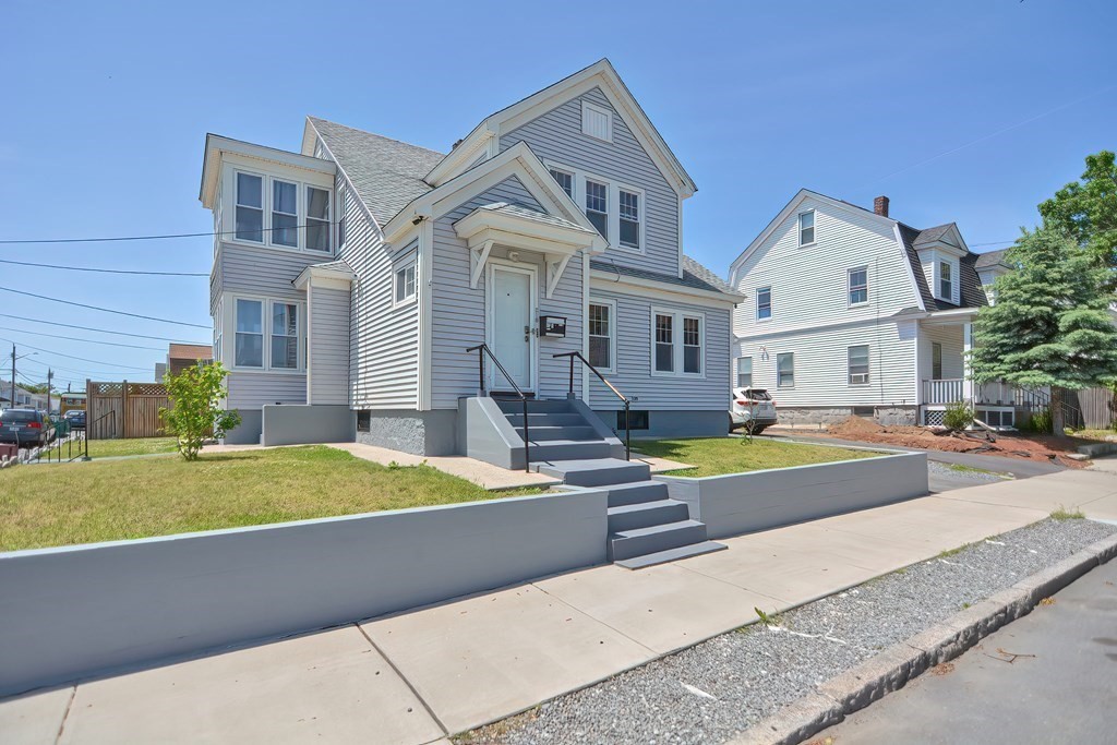 210 West 6th St, Lowell, MA 01850