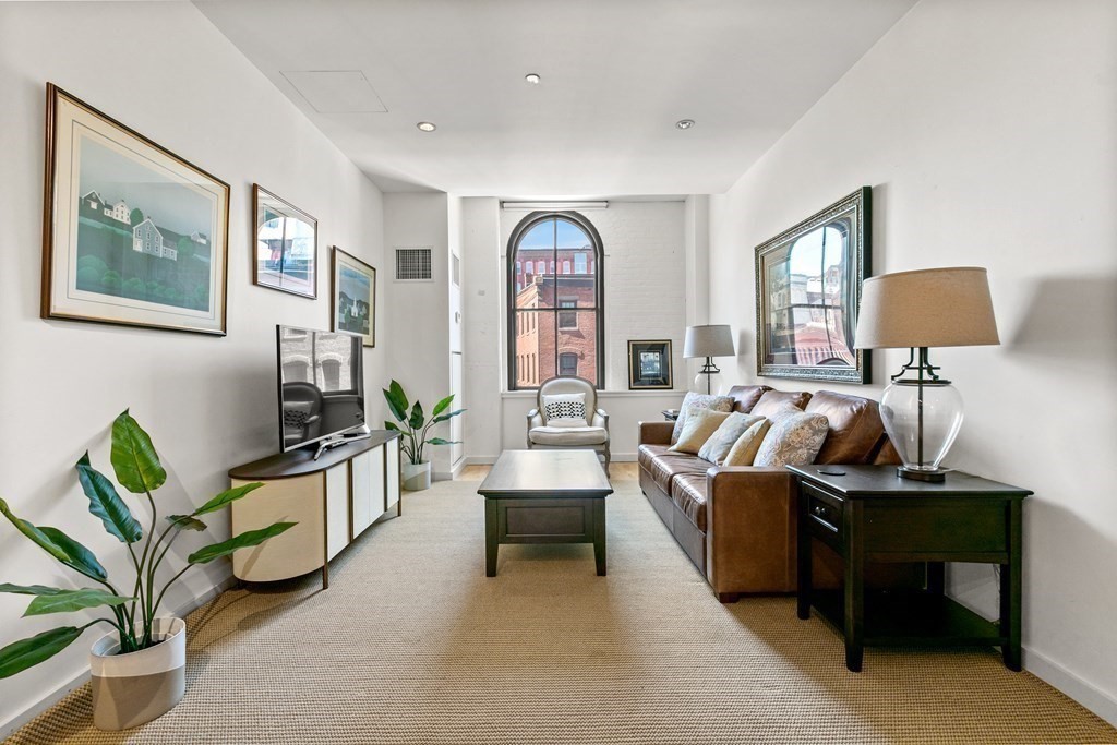 Seaport 1 Bed 1 Bath Condo for Sale 810,140