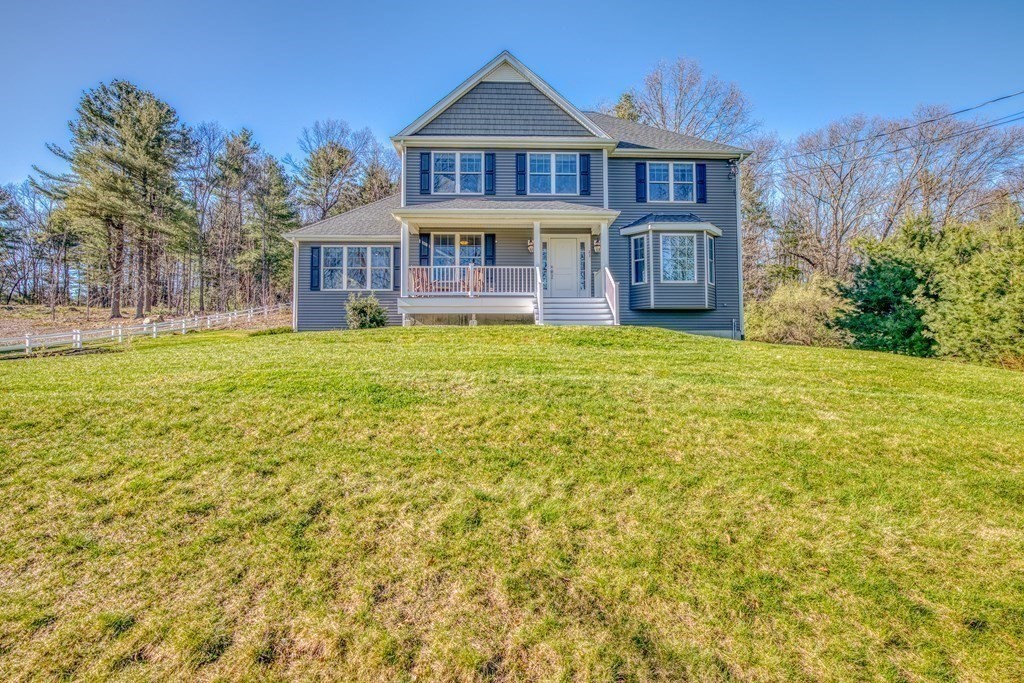 23 Old Grove St, Franklin, MA 02038