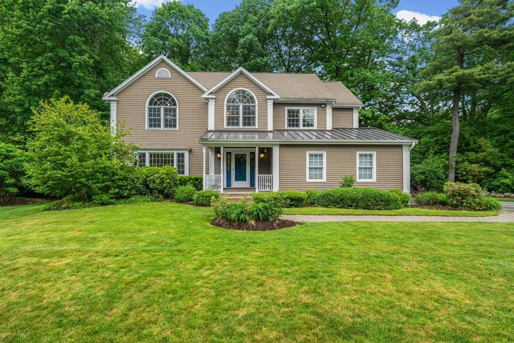 15 Colonial Ave, North Andover, MA 01845