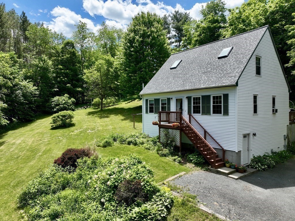 129 Conway Rd, Whately, MA 01039