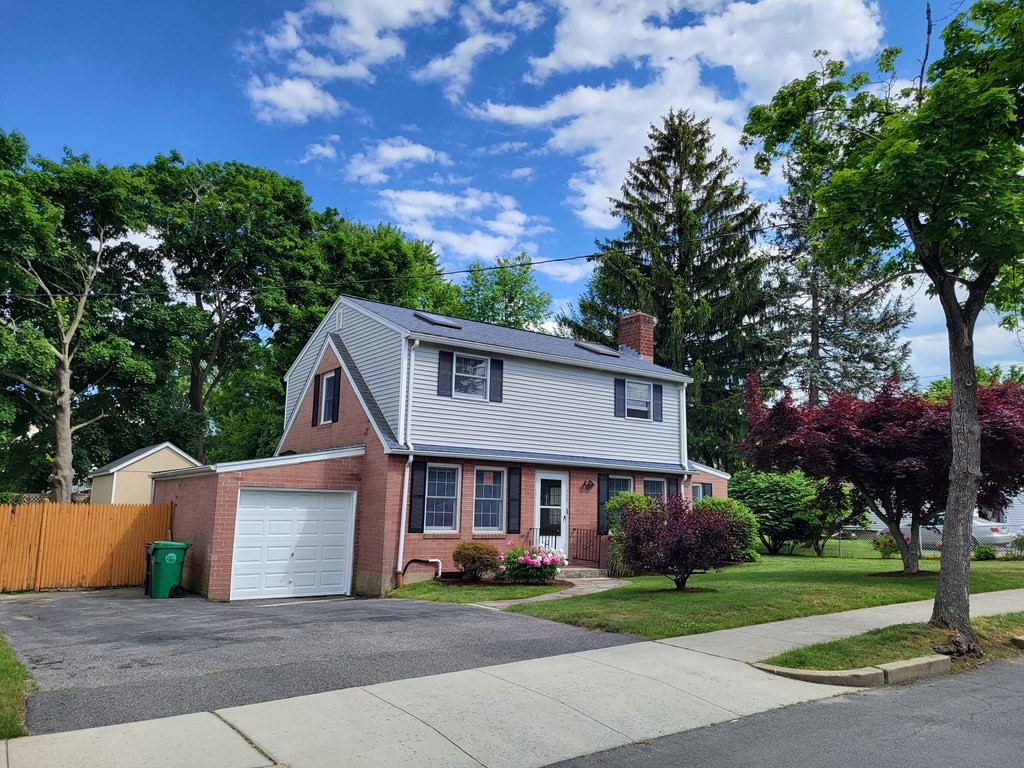 117 Russell Rd, Newton, MA 02465