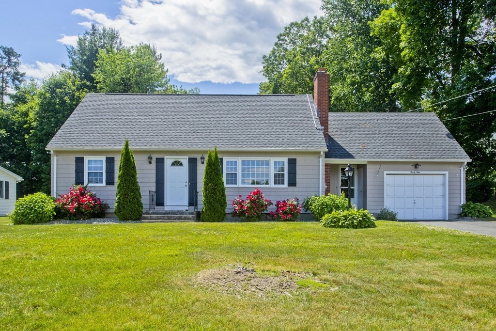 39 Crestview Dr, West Springfield, MA 01089
