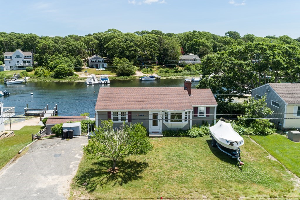 154 Antlers Shore Dr, Falmouth, MA 02536