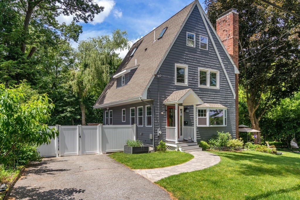 98 Lakeview Terrace, Waltham, MA 02451