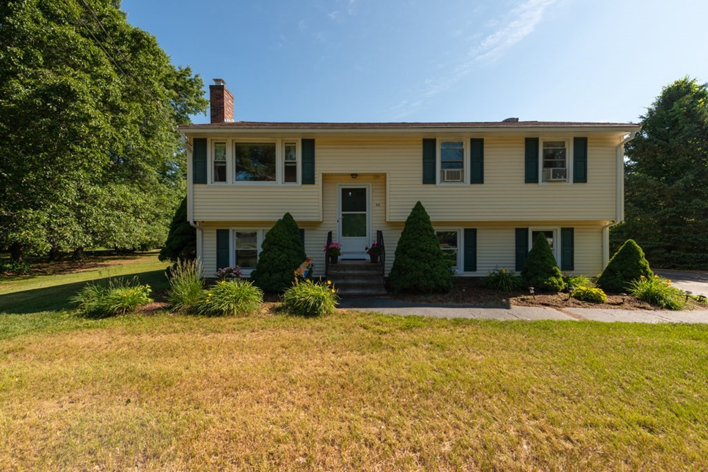 94 Lowell Rd, Pepperell, MA 01463
