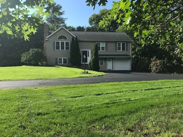 10 Meeting House Path, Middleboro, MA 02346