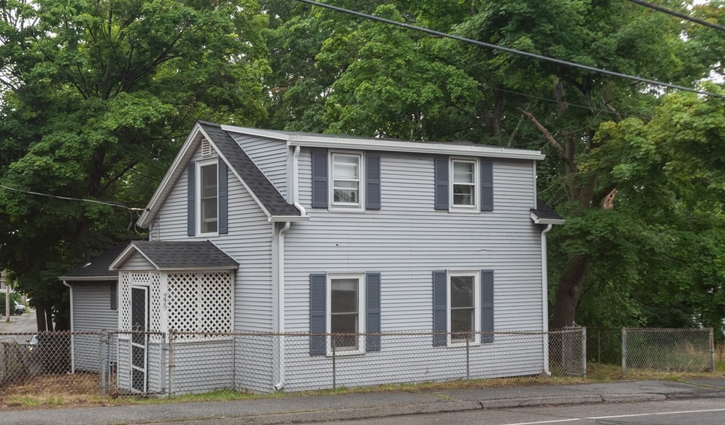 229 Sterling St, Clinton, MA 01510