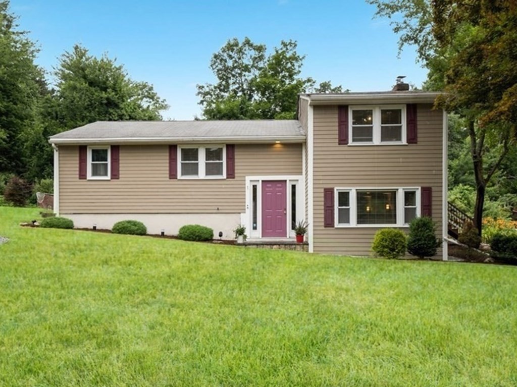 1 Smart Rd, Acton, MA 01720