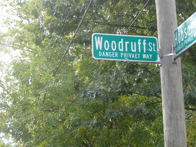 Woodruff St (Ns) L:128 Springfield MA 01109