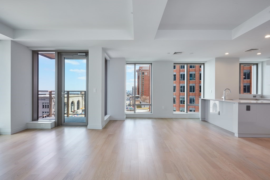 133 seaport 922