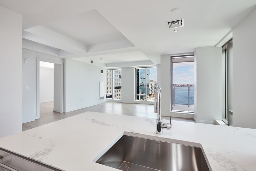 133 seaport 922