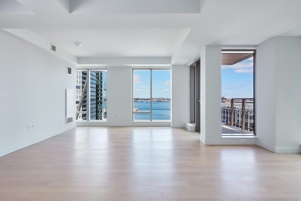 133 seaport 922